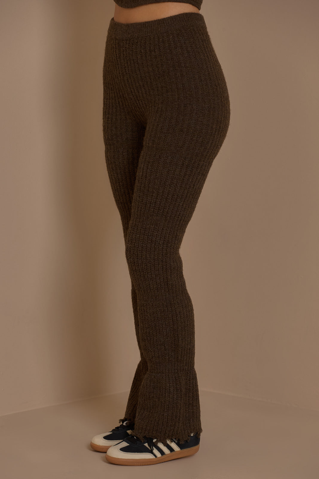 ROMI PREMIUM KNIT TROUSERS IN CHOCOLATE