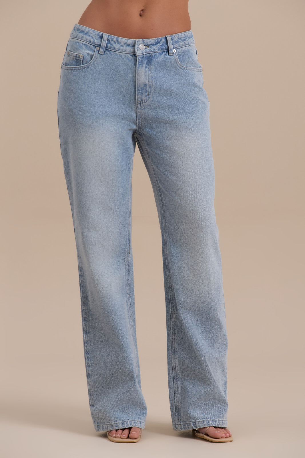 WANDER STRAIGHT LEG JEANS WITH ADJUSTABLE WAIST | MID WASH DENIM