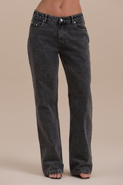 WANDER STRAIGHT LEG JEANS WITH ADJUSTABLE WAIST | DARK WASH DENIM