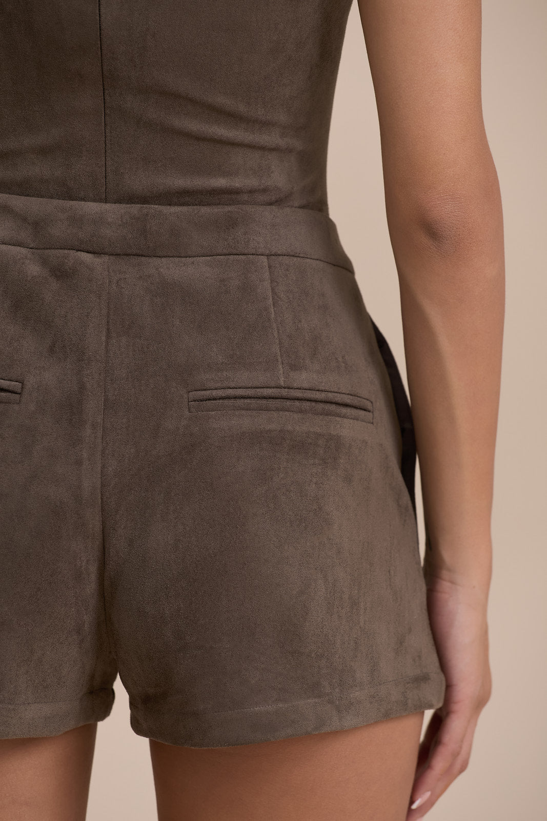 SUEDE SHORTS | DARK TAUPE