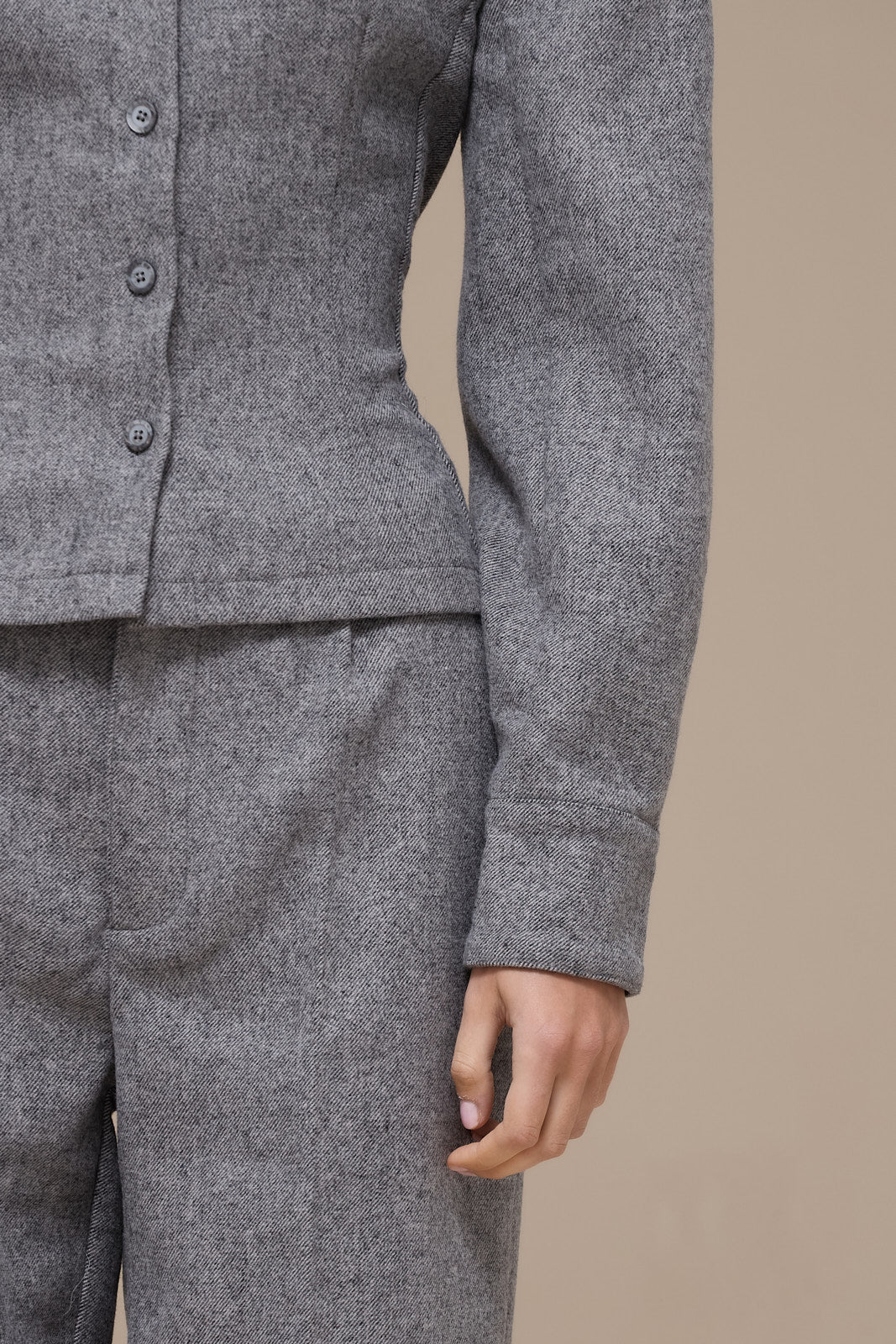 BLAIR BUTTON UP REMOVABLE SHOULDER PAD SHIRT | GREY