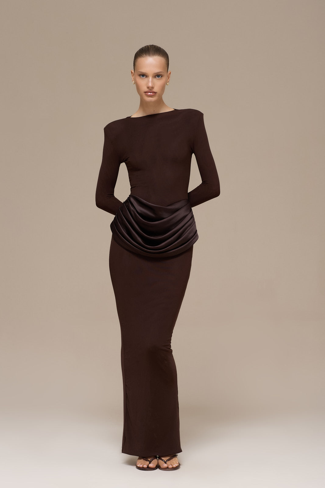 EMAN LONG SLEEVE MAXI DRESS WITH SATIN DRAPED WAIST DETAIL | CHOCOLATE