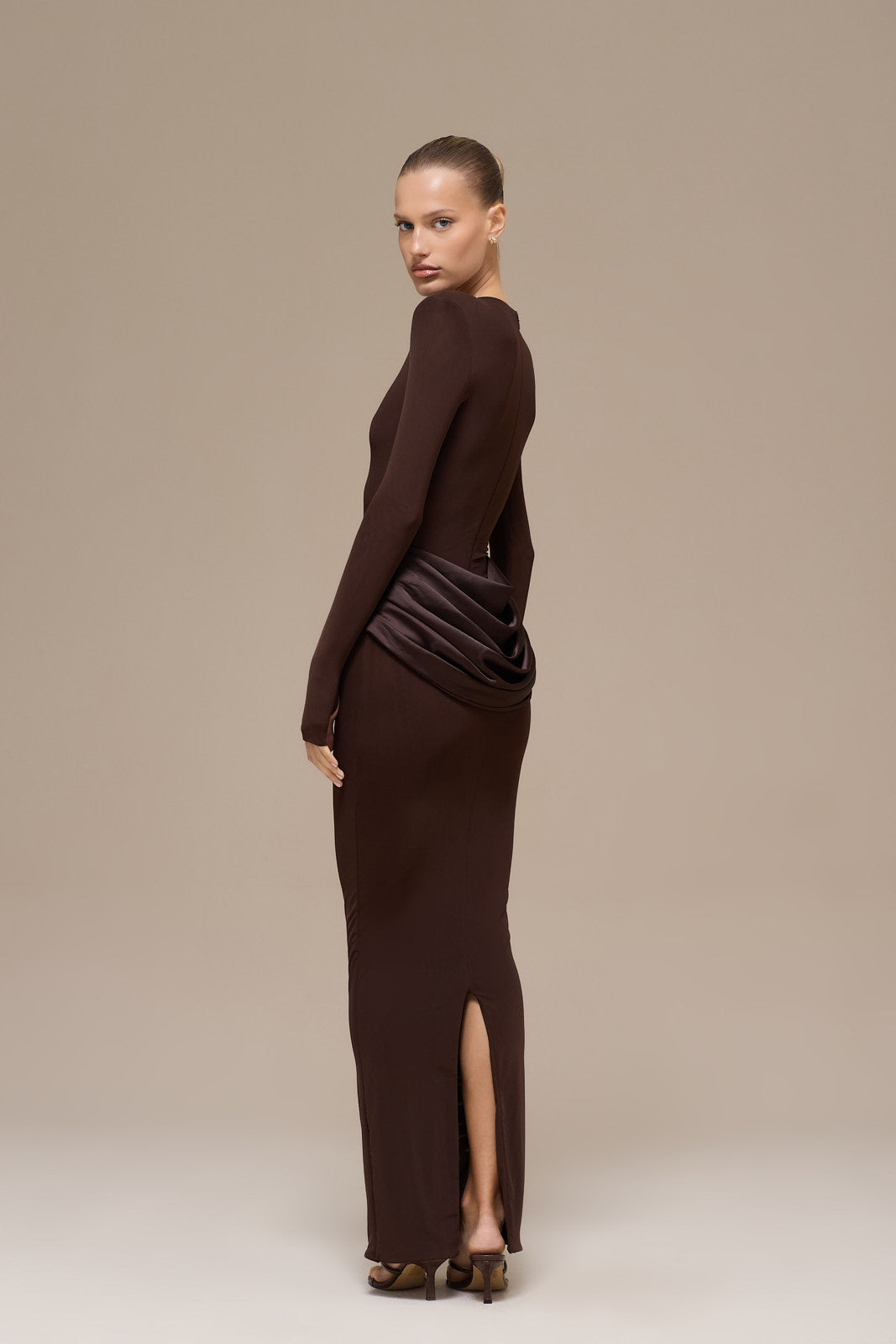 EMAN LONG SLEEVE MAXI DRESS WITH SATIN DRAPED WAIST DETAIL | CHOCOLATE