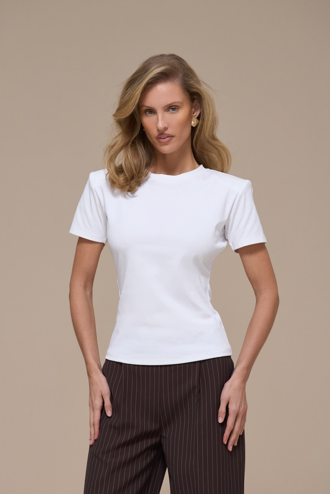 SHORT SLEEVE BASIC TEE WITH DETACHABLE SHOULDER PADS | WHITE
