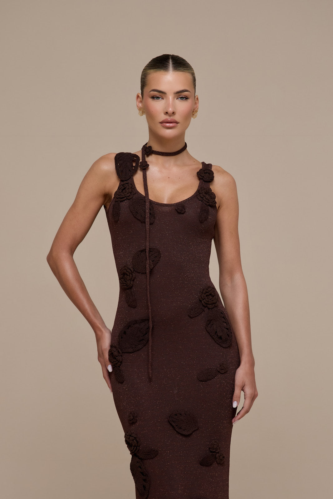 EDEN KNITTED MAXI DRESS WITH FLORAL APPLIQUÉ | CHOCOLATE