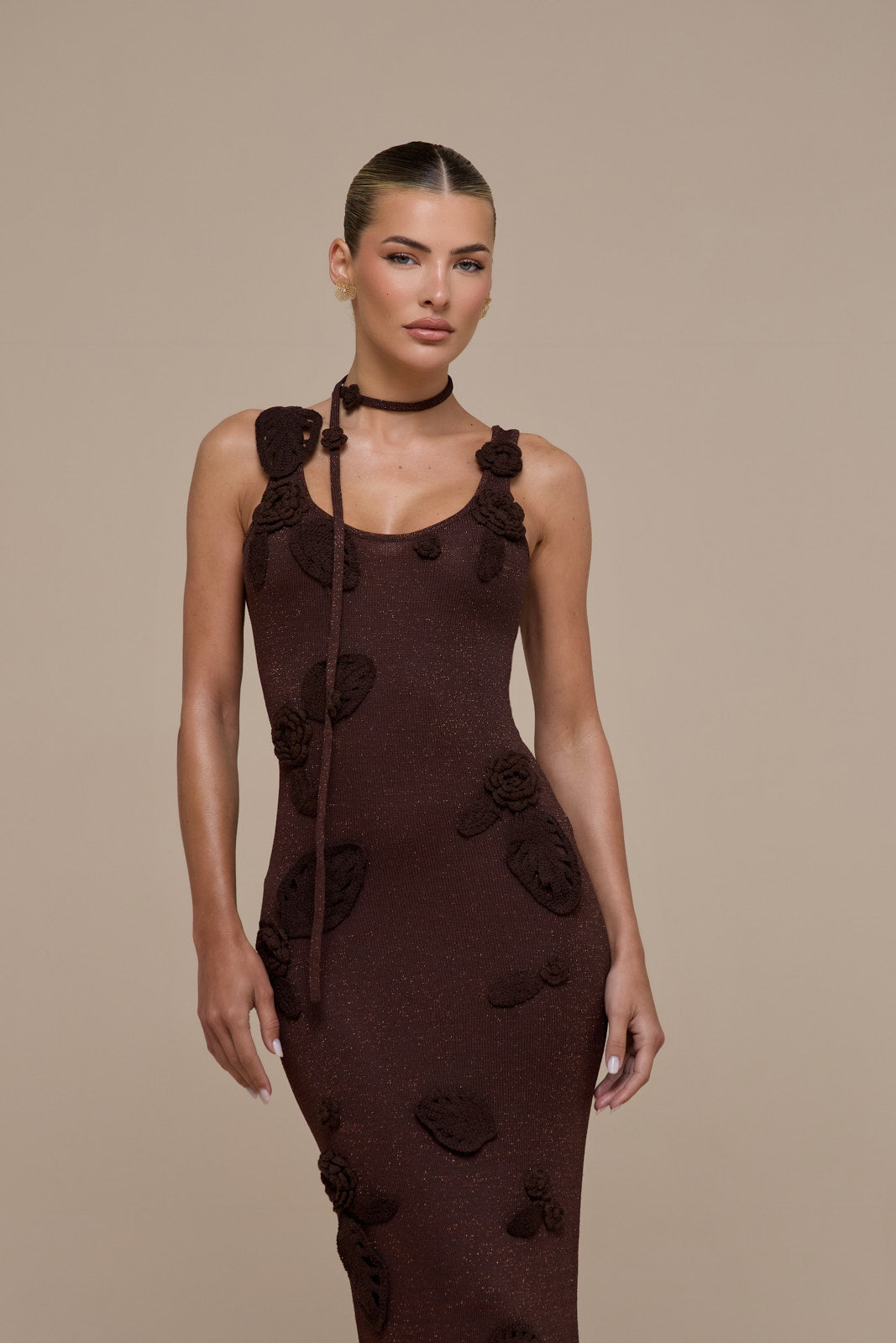 EDEN KNITTED MAXI DRESS WITH FLORAL APPLIQUÉ | CHOCOLATE