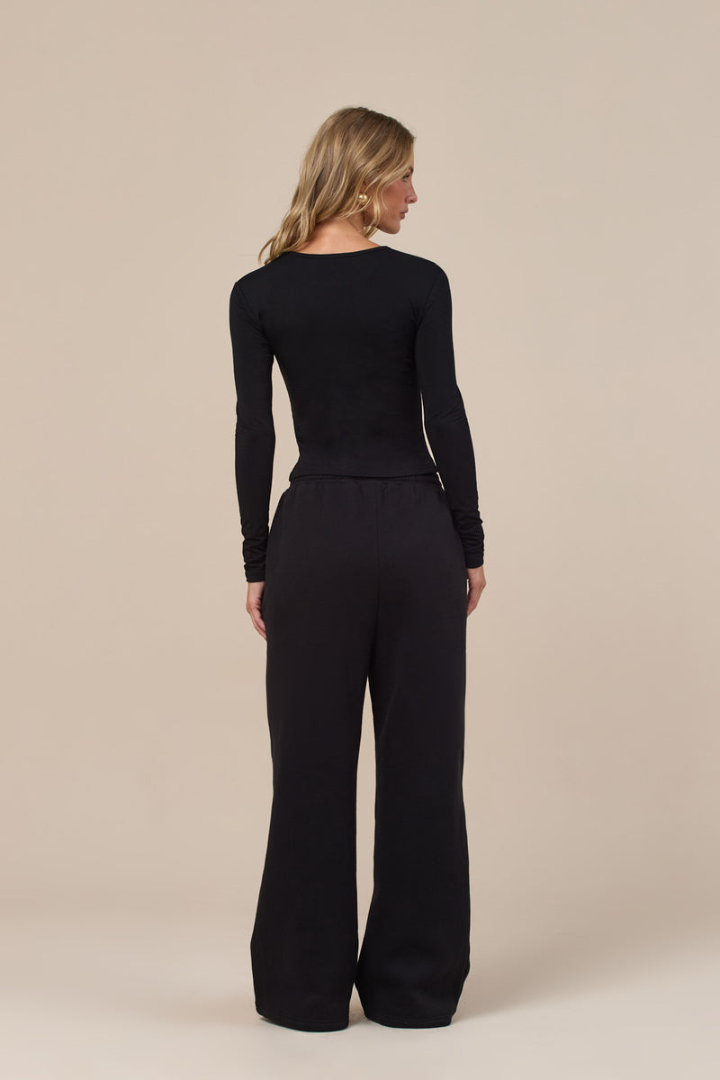 BLAKE SCULPTING LONG SLEEVE T-SHIRT | BLACK