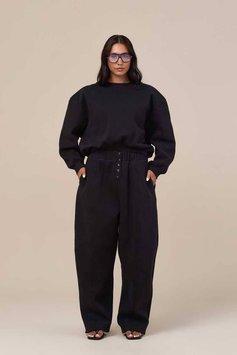 LANE BOXY SWEATSHIRT WITH DETACHABLE SHOULDER PADS | BLACK