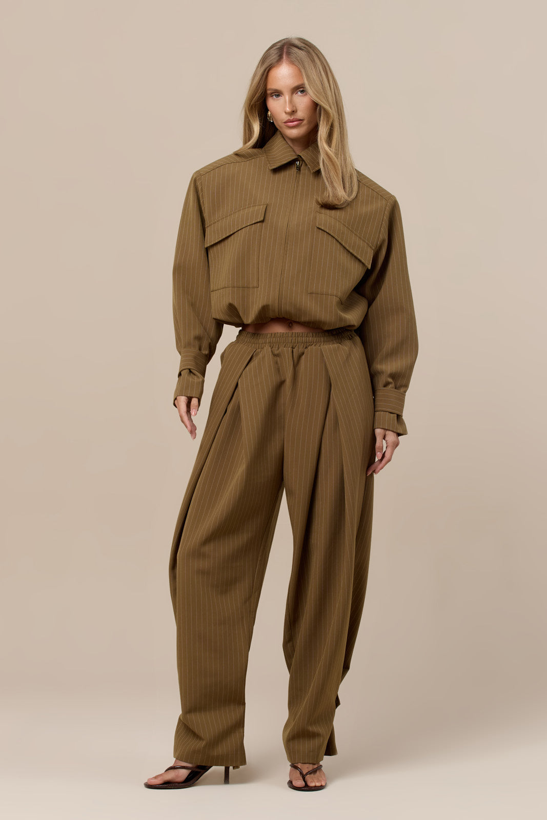VANCE PLEATED TAILORED BARREL TROUSERS | OLIVE PINSTRIPE