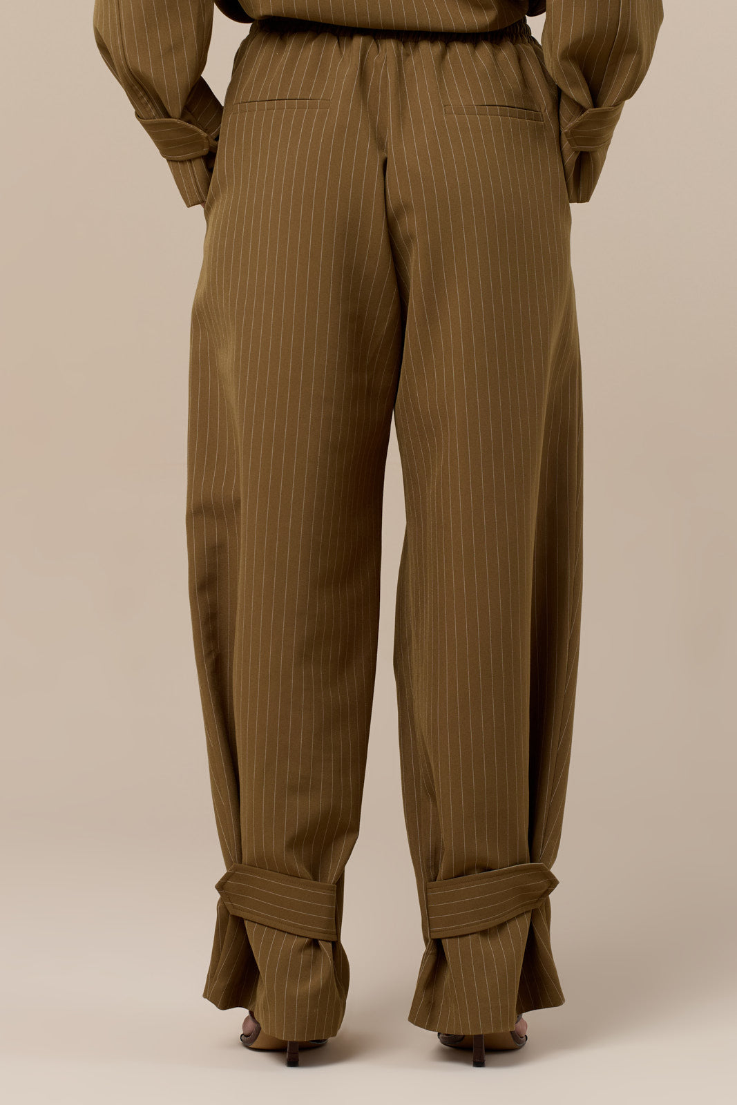VANCE PLEATED TAILORED BARREL TROUSERS | OLIVE PINSTRIPE