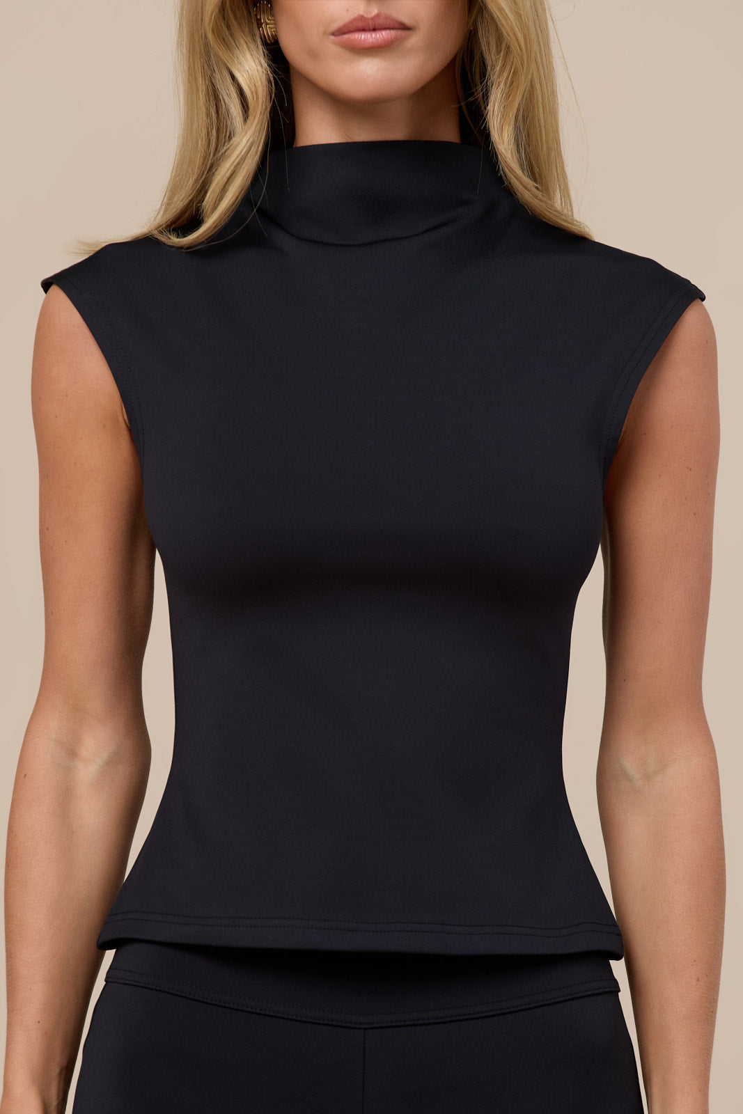 ALEX HIGH NECK CAPPED SLEEVE TOP | BLACK