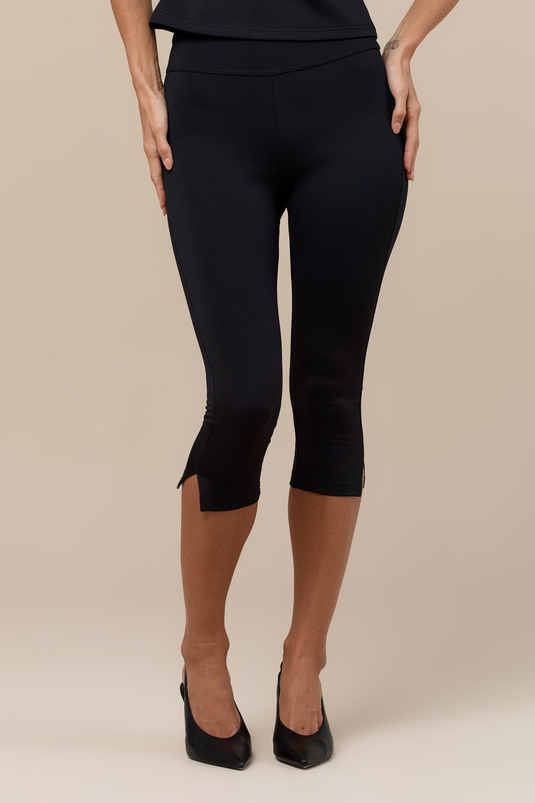 ALEX CAPRI PANT | BLACK