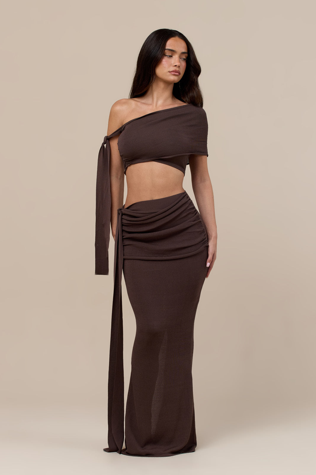 LOIS KNITTED OFF THE SHOULDER TIE DETAIL TOP | CHOCOLATE