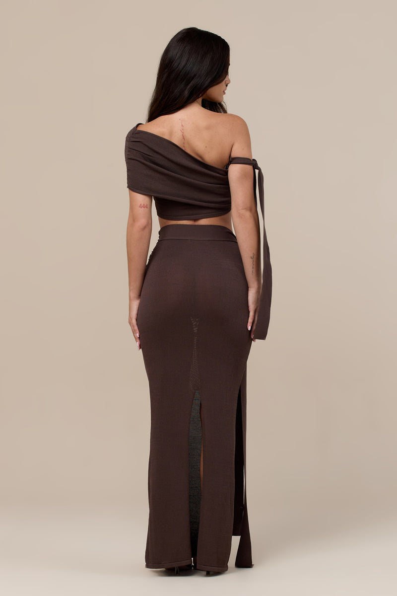 LOIS KNITTED OFF THE SHOULDER TIE DETAIL TOP | CHOCOLATE