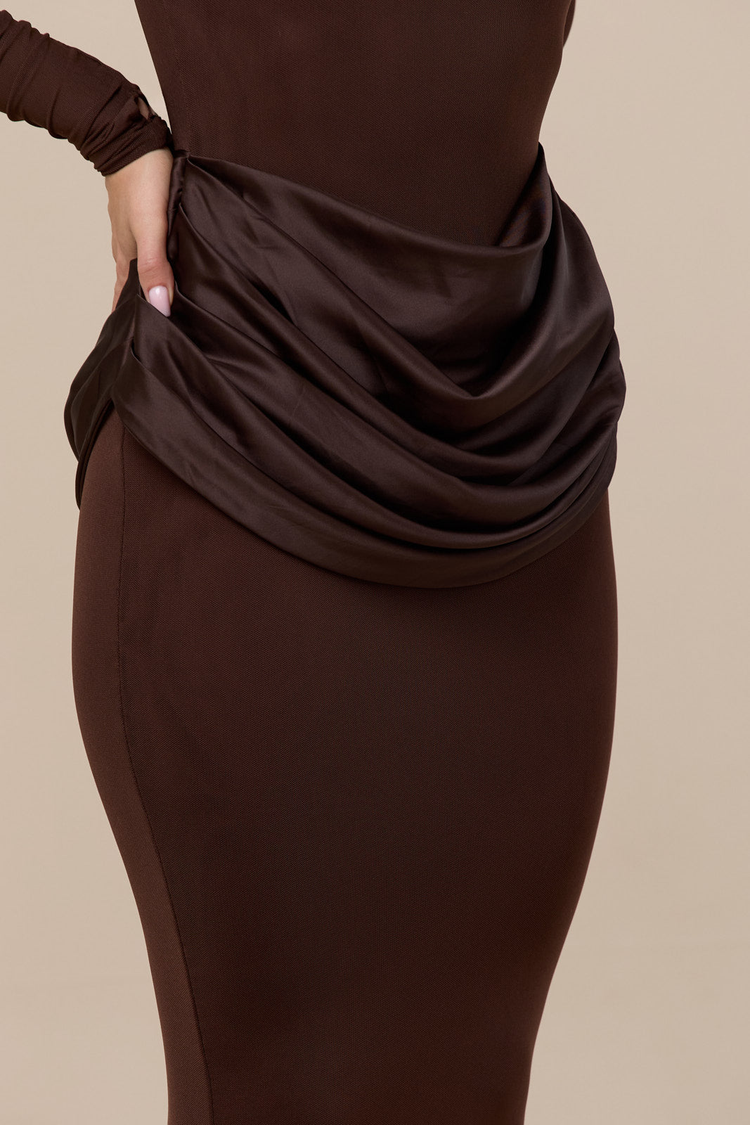 EMAN LONG SLEEVE MAXI DRESS WITH SATIN DRAPED WAIST DETAIL | CHOCOLATE