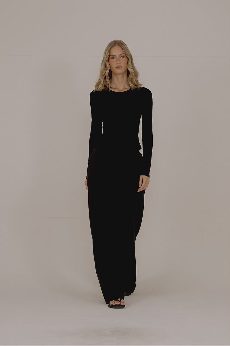 BLAKE SCULPTING LONG SLEEVE T-SHIRT | BLACK